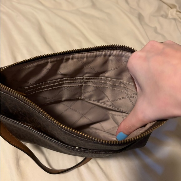 Michael Kors Cross Body Bag - Picture 6 of 6